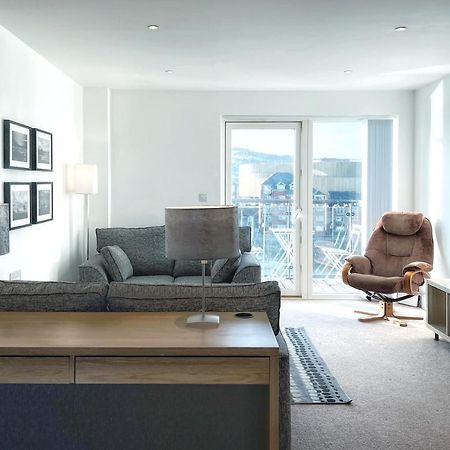 Elegant And Bright Seaside Apt In Swansea Marina エクステリア 写真