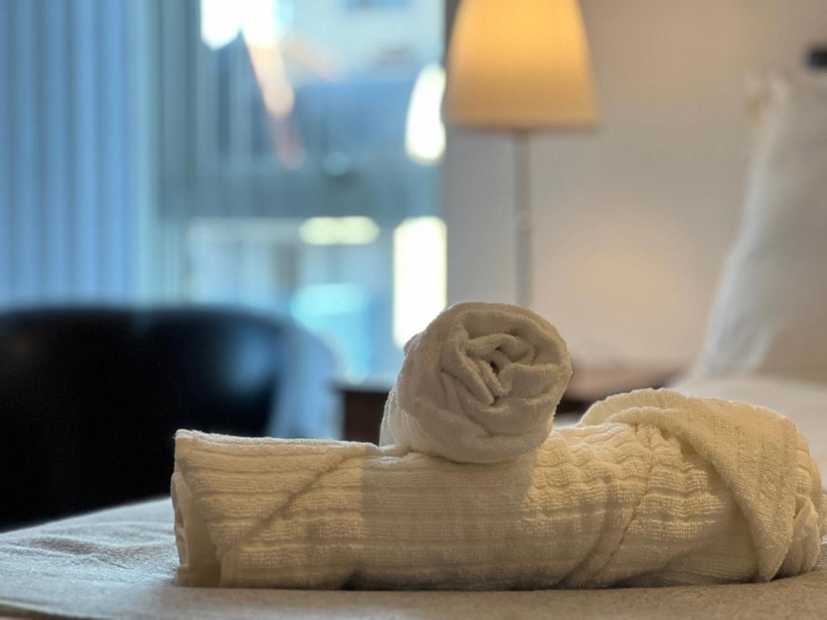 Elegant And Bright Seaside Apt In Swansea Marina エクステリア 写真