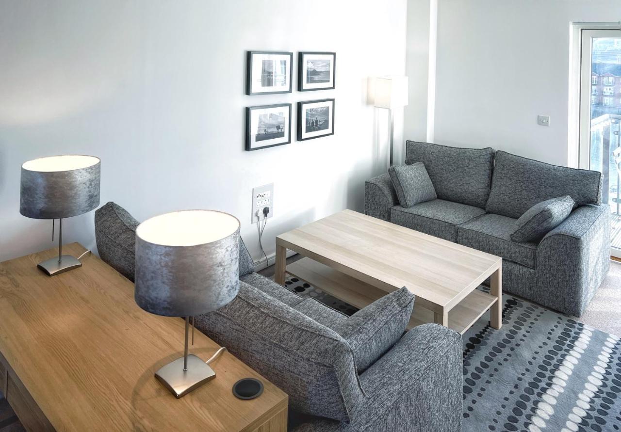 Elegant And Bright Seaside Apt In Swansea Marina エクステリア 写真