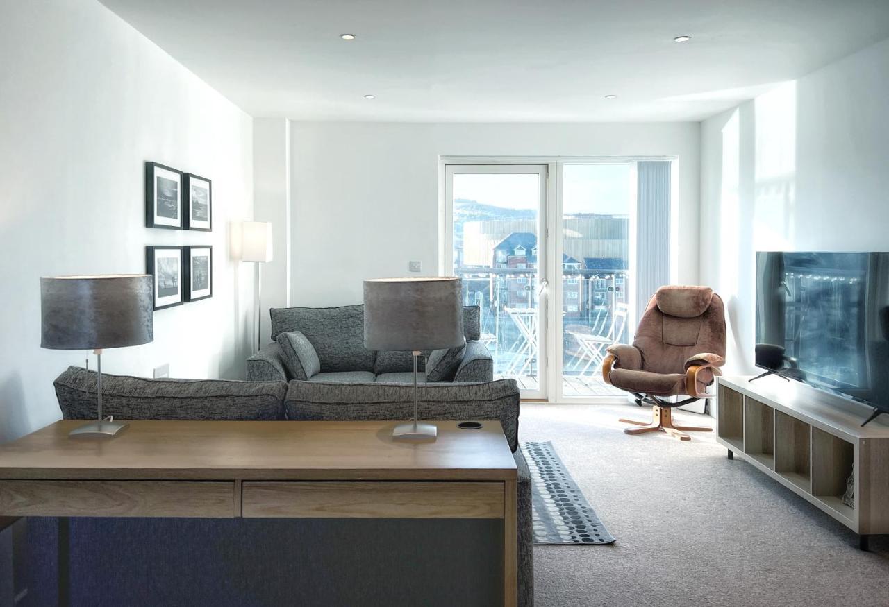 Elegant And Bright Seaside Apt In Swansea Marina エクステリア 写真
