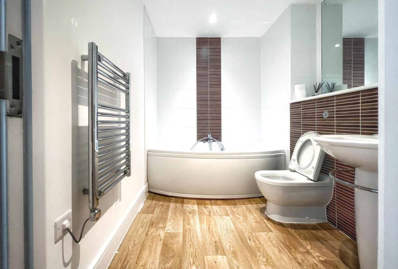 Elegant And Bright Seaside Apt In Swansea Marina エクステリア 写真