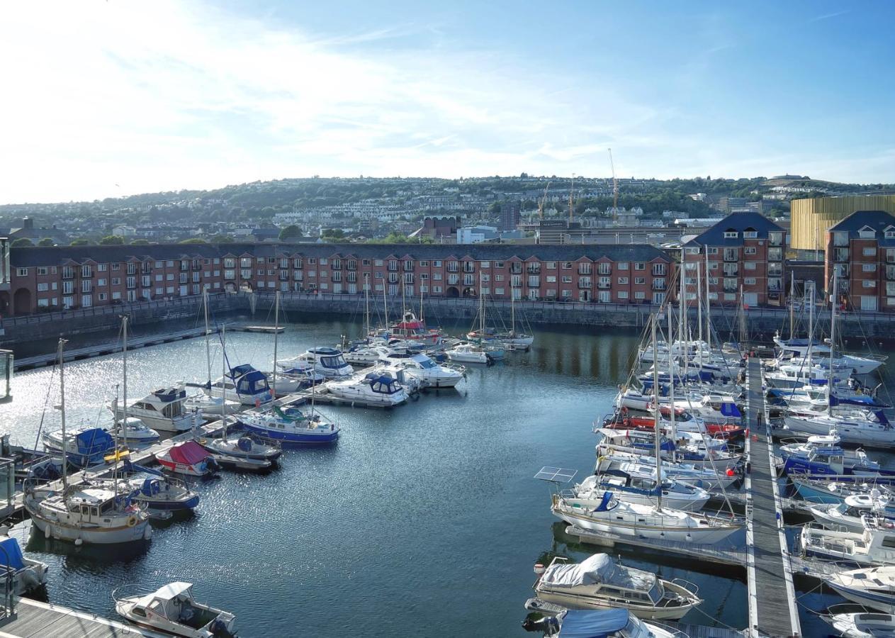 Elegant And Bright Seaside Apt In Swansea Marina エクステリア 写真