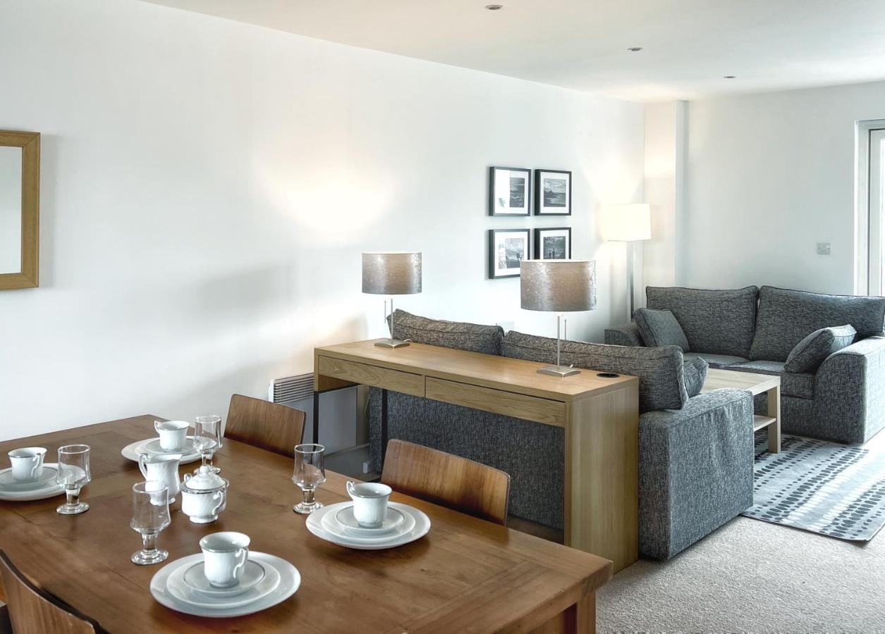 Elegant And Bright Seaside Apt In Swansea Marina エクステリア 写真