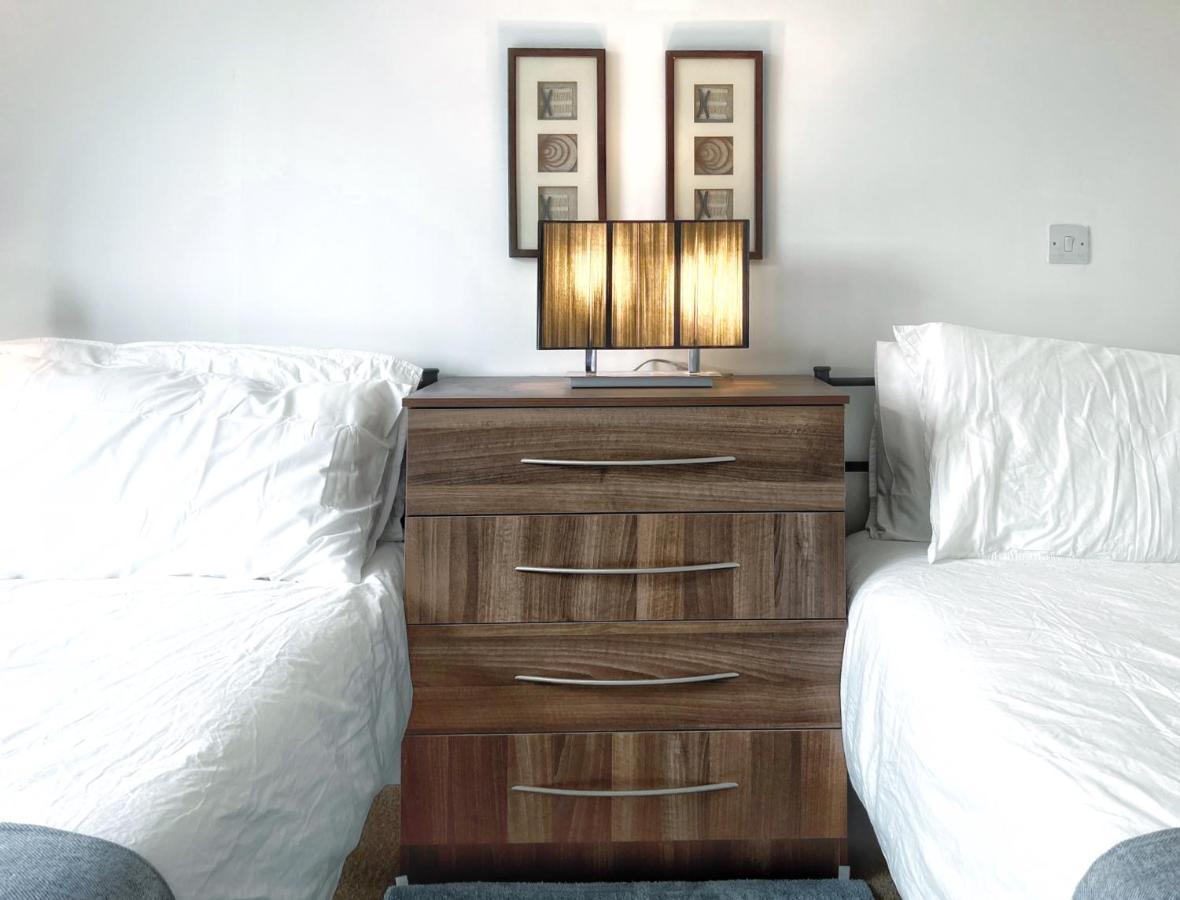 Elegant And Bright Seaside Apt In Swansea Marina エクステリア 写真