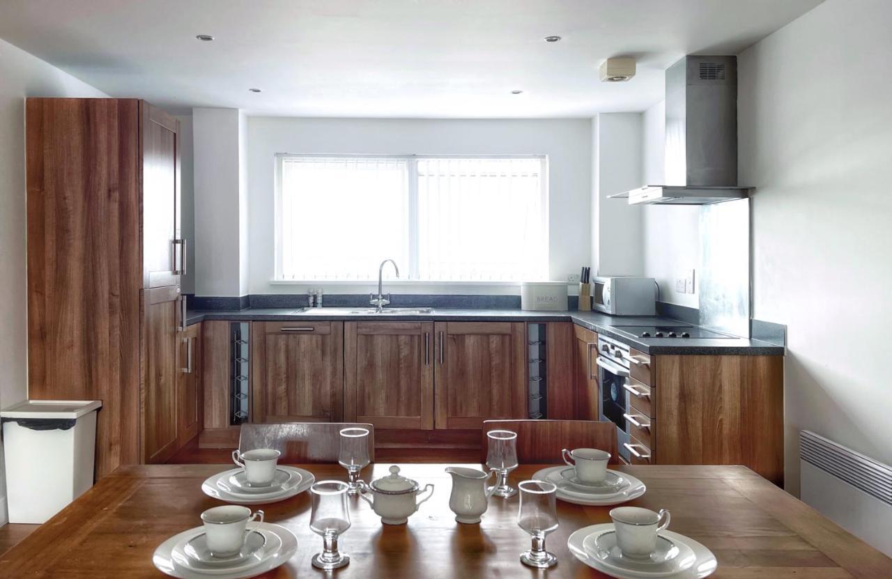 Elegant And Bright Seaside Apt In Swansea Marina エクステリア 写真