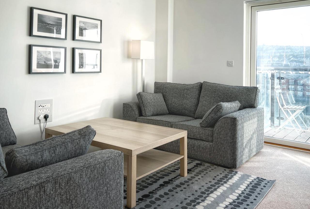Elegant And Bright Seaside Apt In Swansea Marina エクステリア 写真