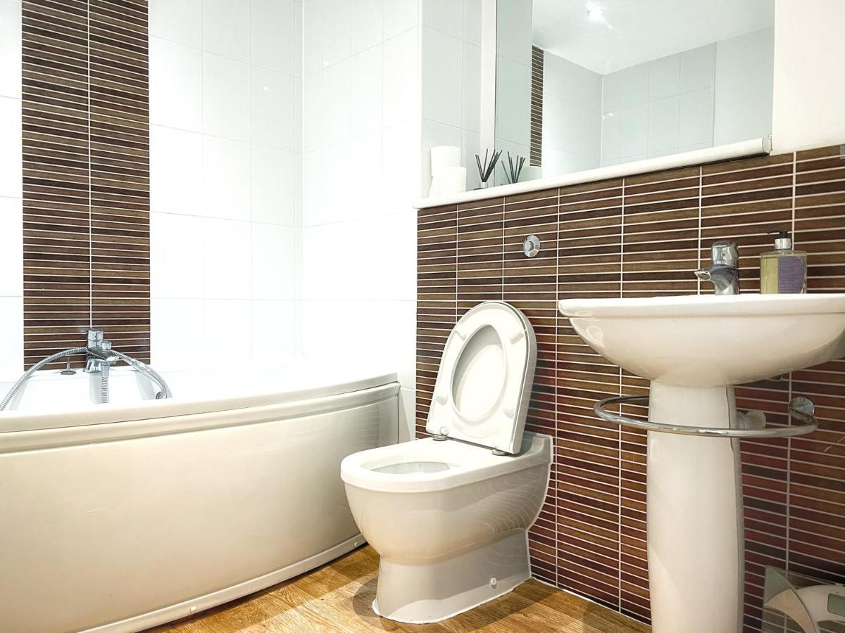Elegant And Bright Seaside Apt In Swansea Marina エクステリア 写真