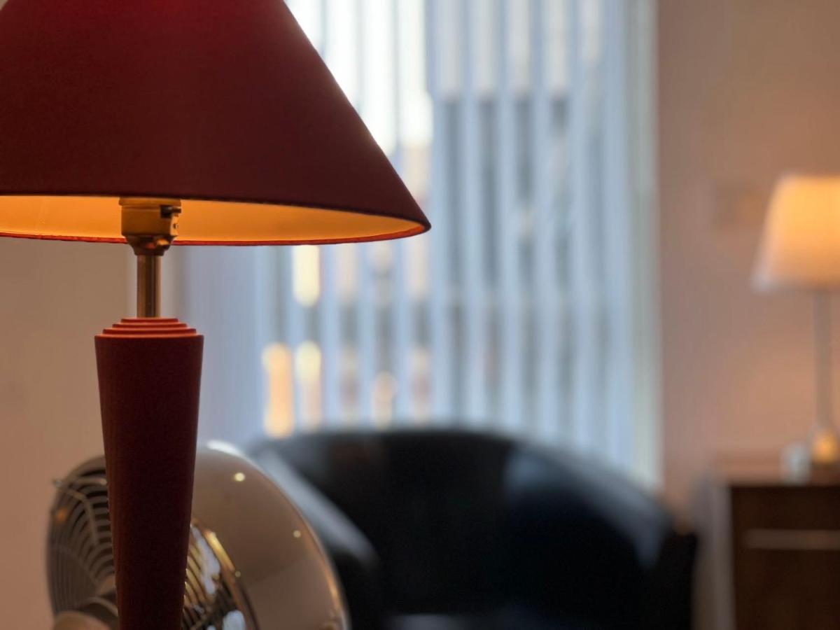 Elegant And Bright Seaside Apt In Swansea Marina エクステリア 写真