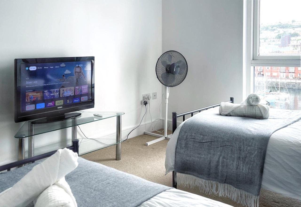 Elegant And Bright Seaside Apt In Swansea Marina エクステリア 写真