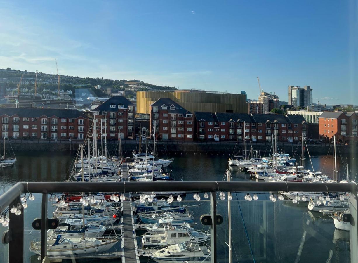Elegant And Bright Seaside Apt In Swansea Marina エクステリア 写真