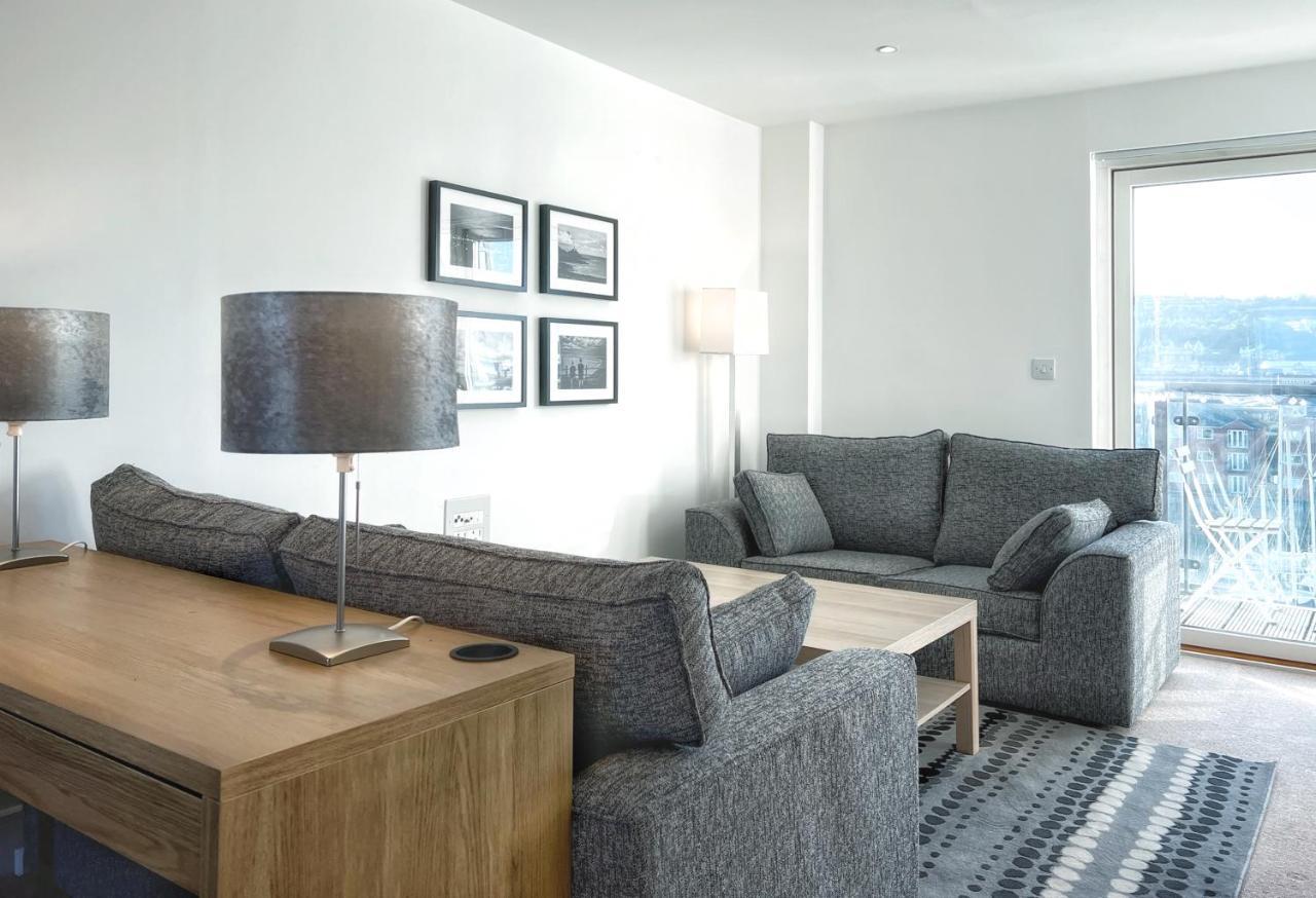 Elegant And Bright Seaside Apt In Swansea Marina エクステリア 写真