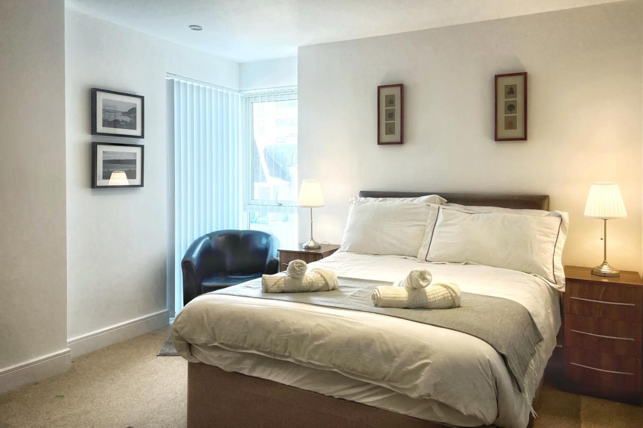 Elegant And Bright Seaside Apt In Swansea Marina エクステリア 写真