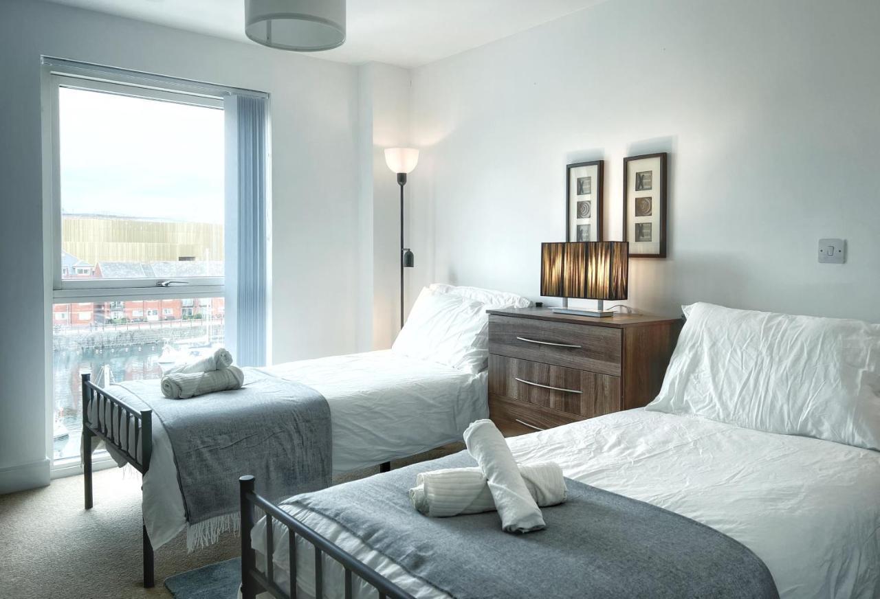 Elegant And Bright Seaside Apt In Swansea Marina エクステリア 写真